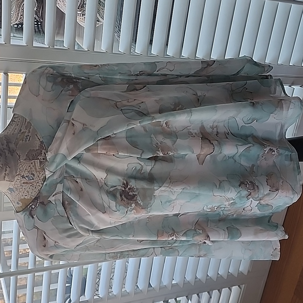 Calvin Klein Floral Blouse With Sheer Sleeves - Size 1X